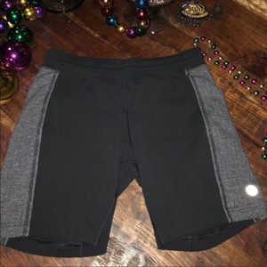 LULULEMON Black Shorts w Herringbone Panels